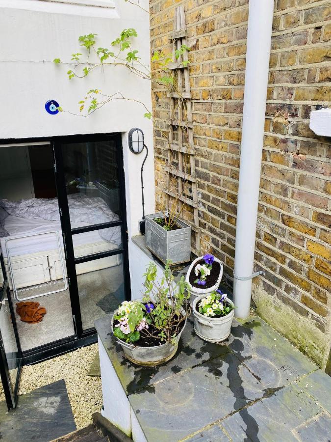 Stunning, Stylish Garden Flat In The Heart Of Wimbledon Apartment *