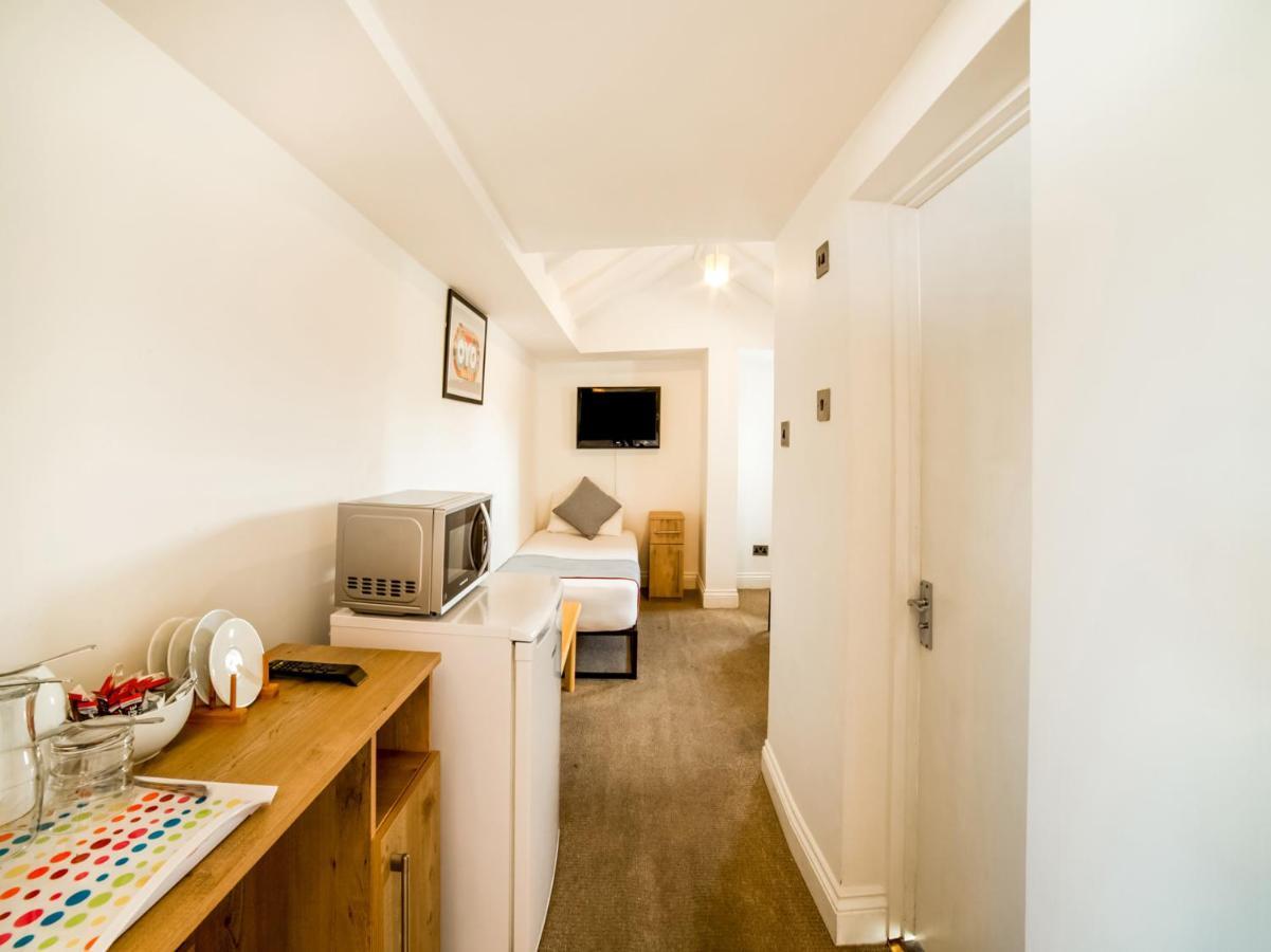 Hotell Oyo Tamtam Acton 3*