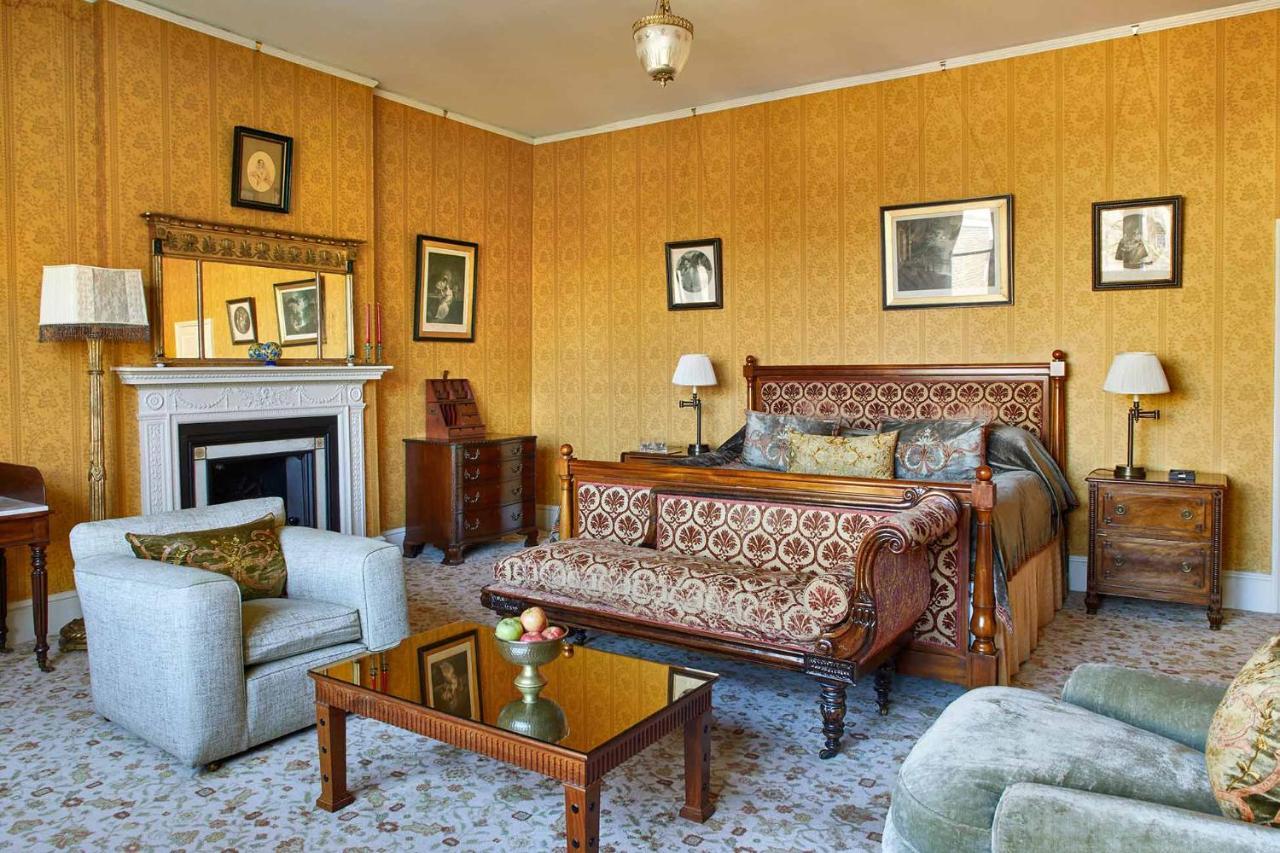 House - Private Member's Club