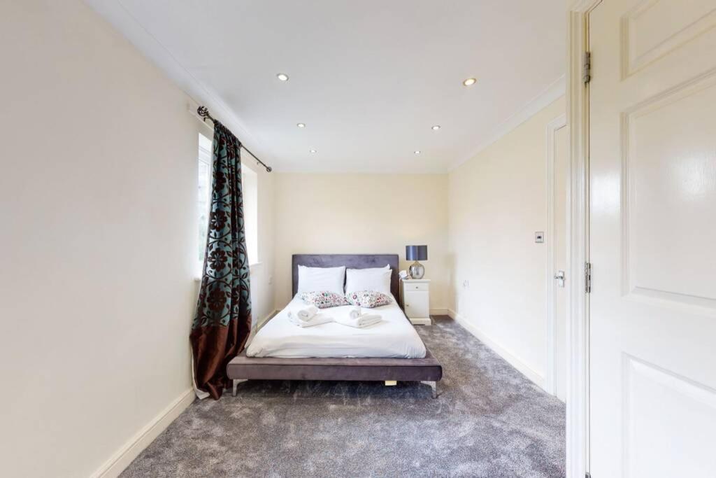 Apartment Super 2 Bed House With Privategarden *