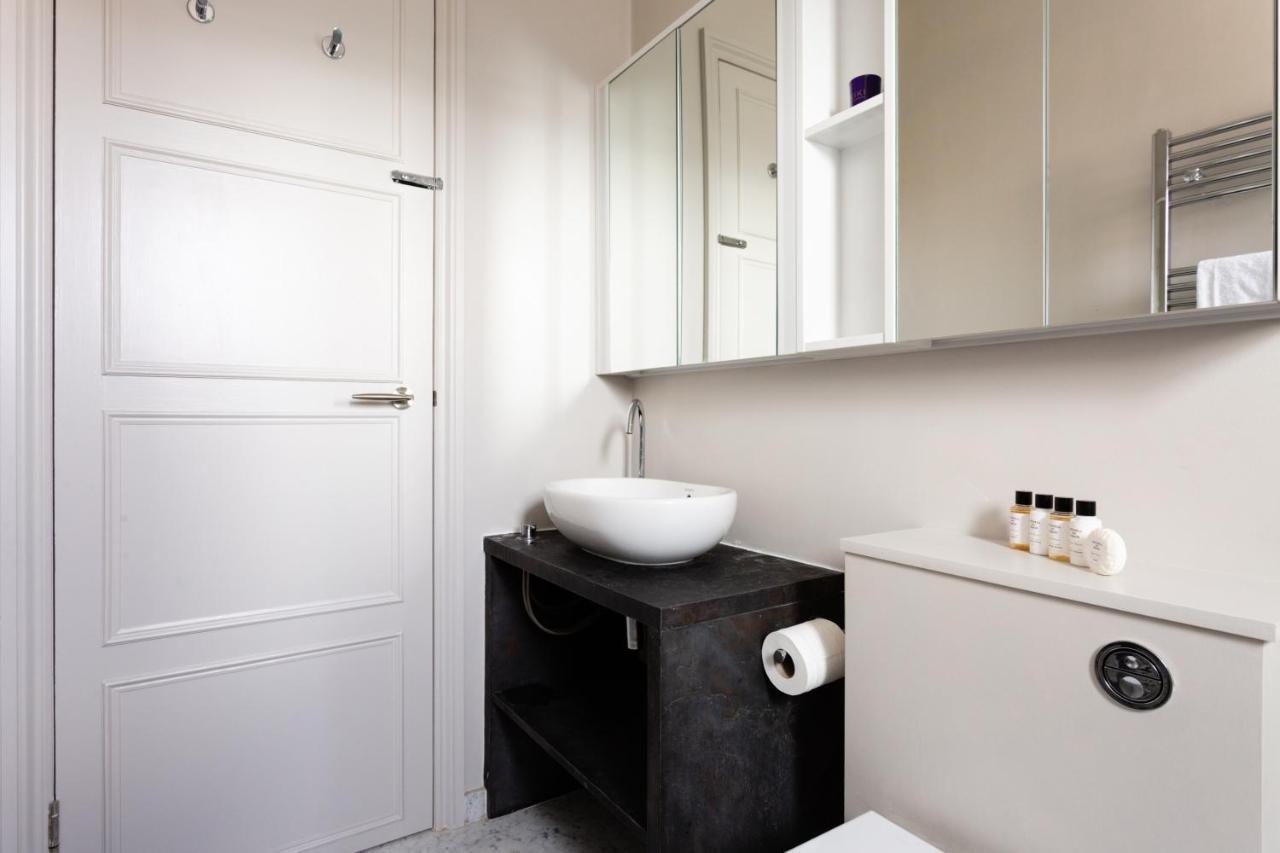 Cresswell Gardens Iv By Onefinestay *