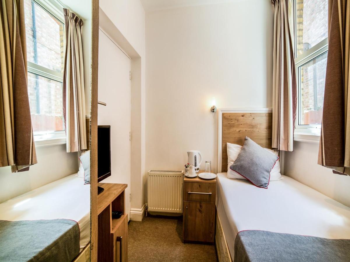 Hotell Oyo Tamtam Acton 3*