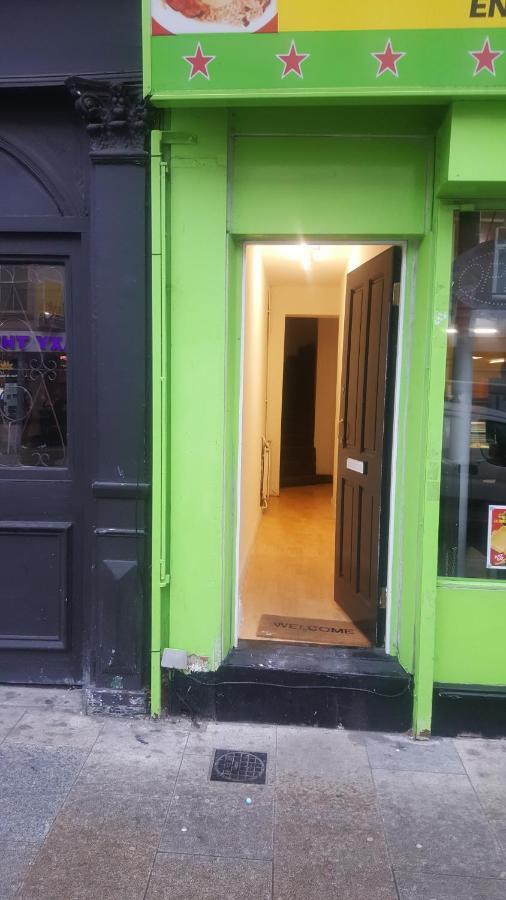 Star City Nights Bed & Breakfast London