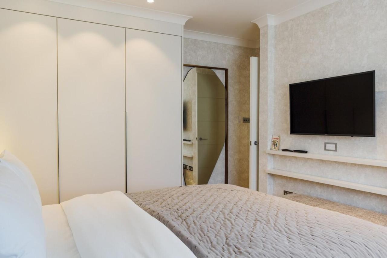 Beautiful 2 Bedroom 2 Bath Flat In South Kensington Apartment *
