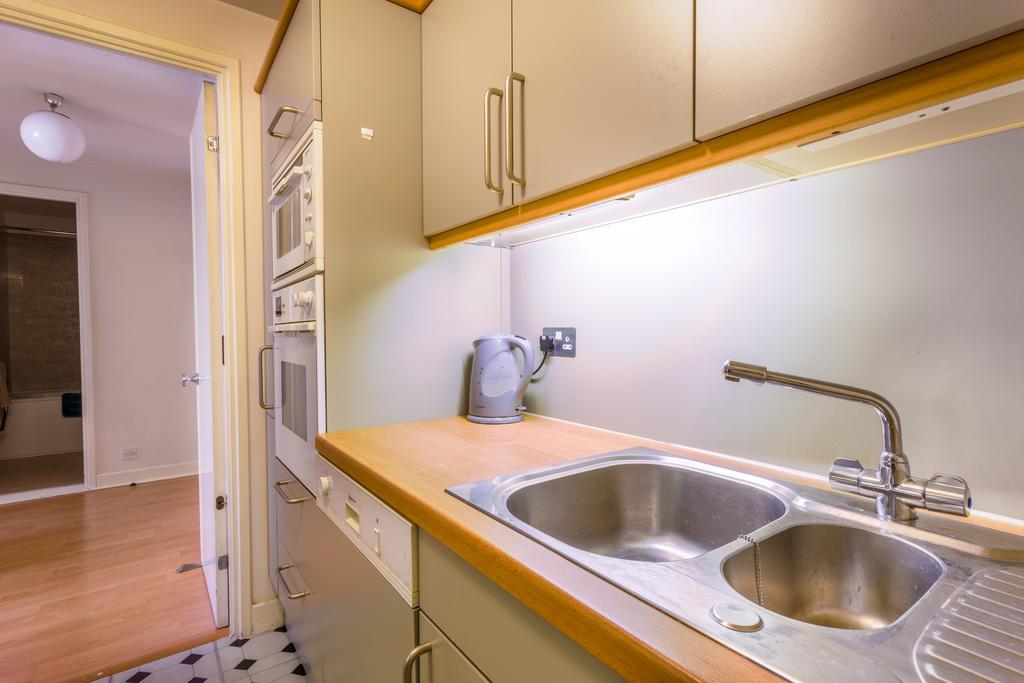 Tower Bridge Apartment *