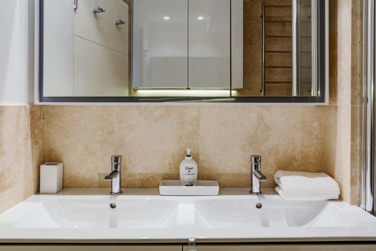Beautiful 2 Bedroom 2 Bath Flat In South Kensington Apartment *