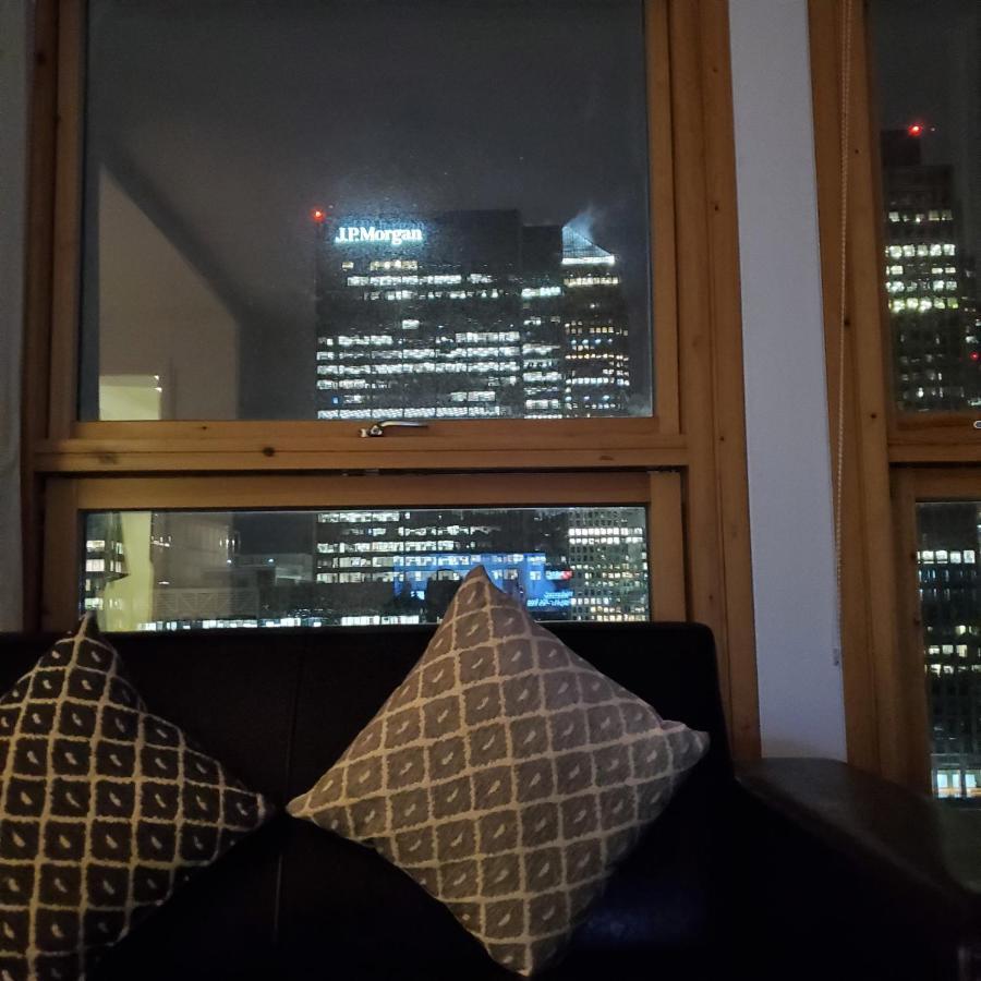 Captivating 2-bed In Canary Wharf Londen