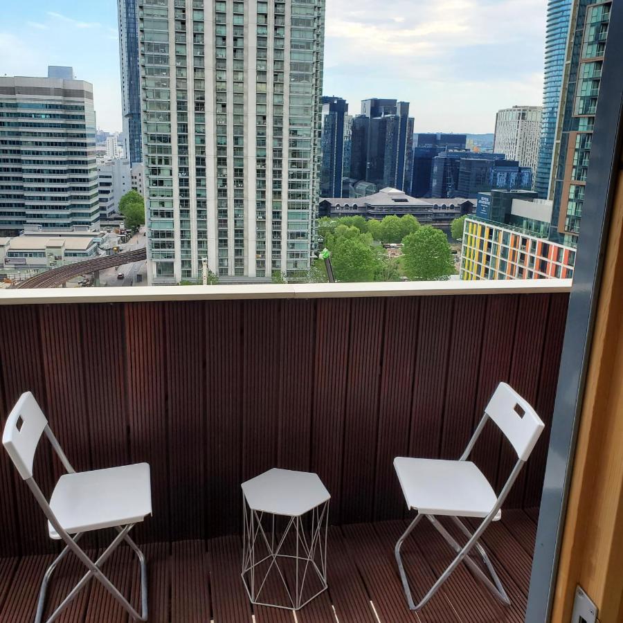 Captivating 2-bed In Canary Wharf * Londen