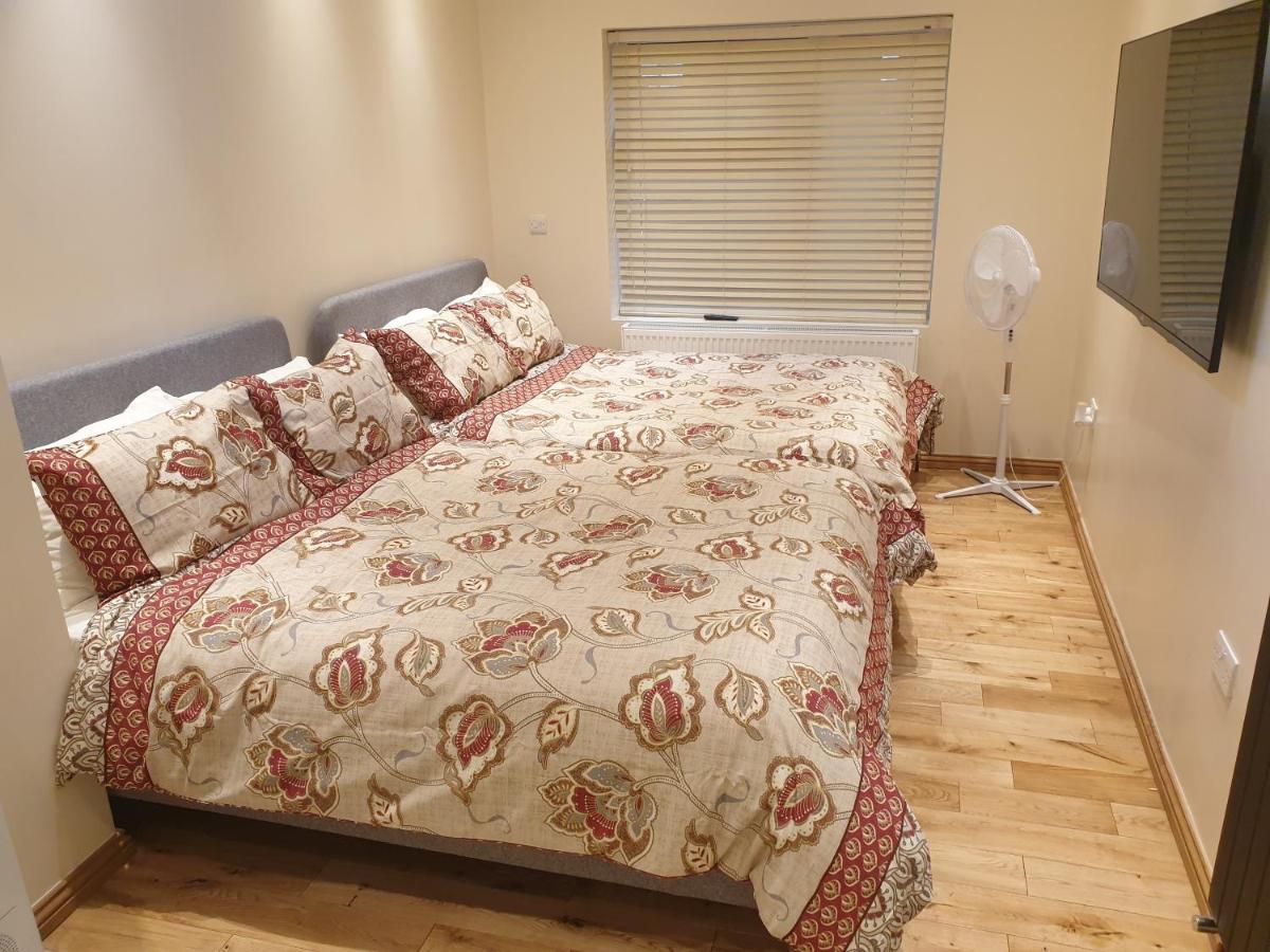 Luxury 1min Walk From Underground, With Free Parking Free Wifi Appartement