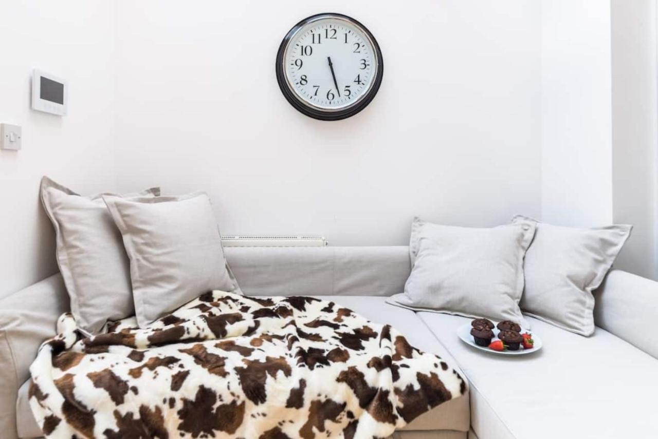 Apartment Luxury 2 Bed With Sw Facing Terrace London