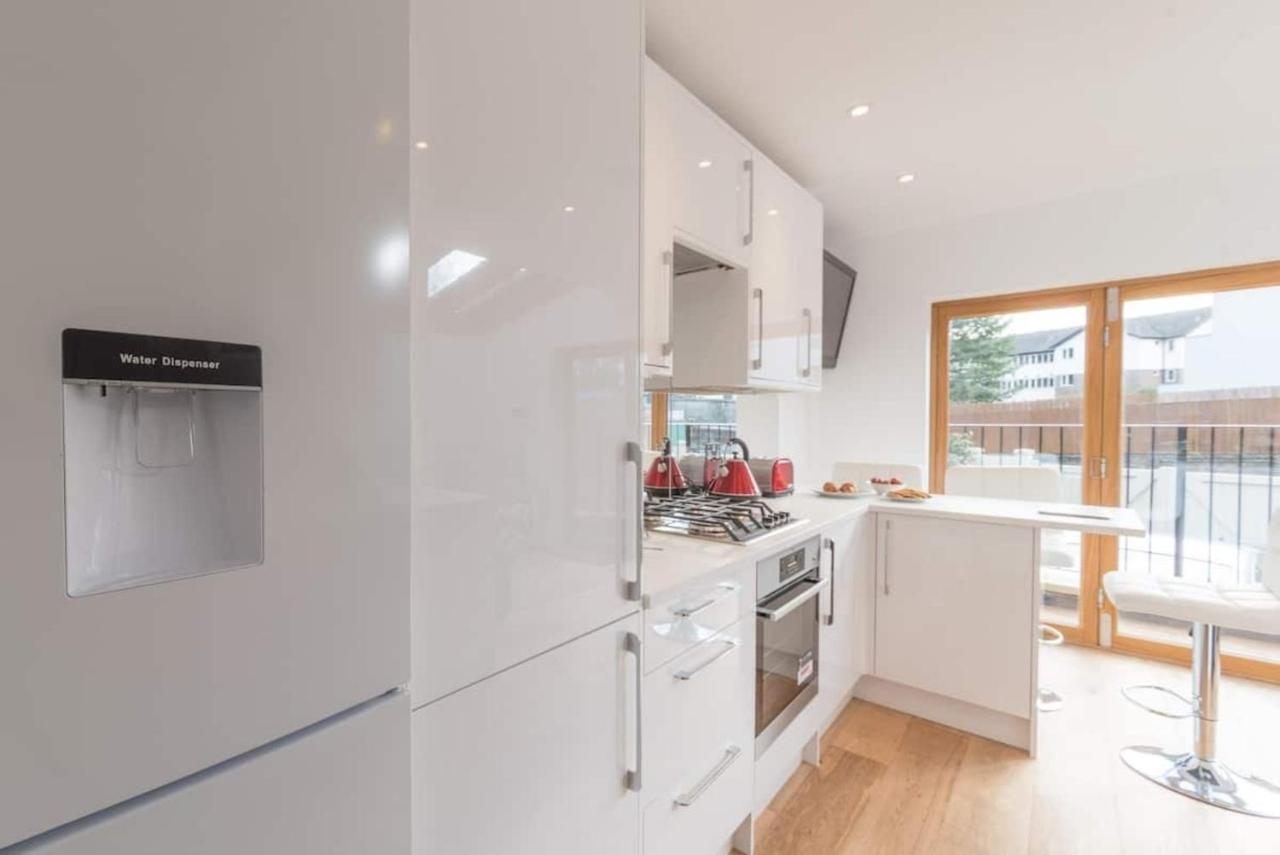 Luxury 2 Bed With Sw Facing Terrace London