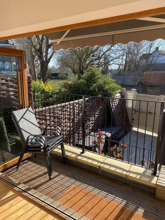 Luxury 2 Bed With Sw Facing Terrace London