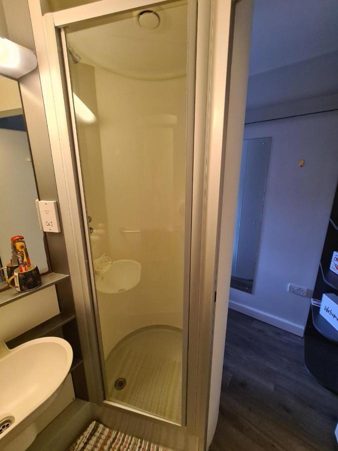 Apartment Spacious And Comfy At Chapter Highbury I In *