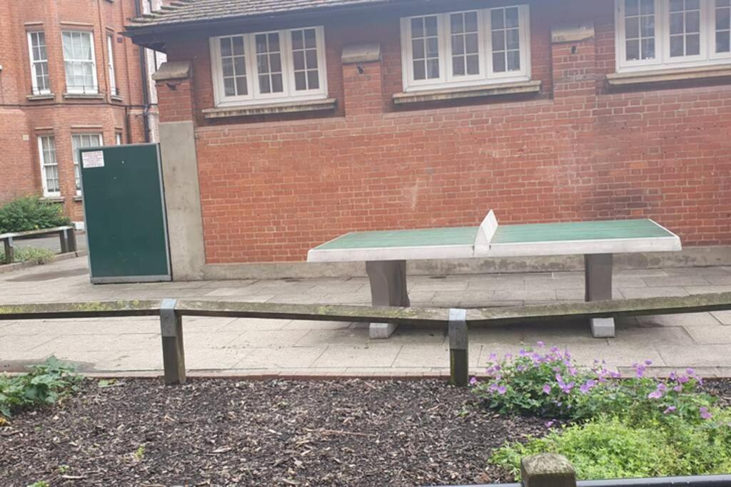 1 Bedroom *zone 1* Elephant And Castle * Londen