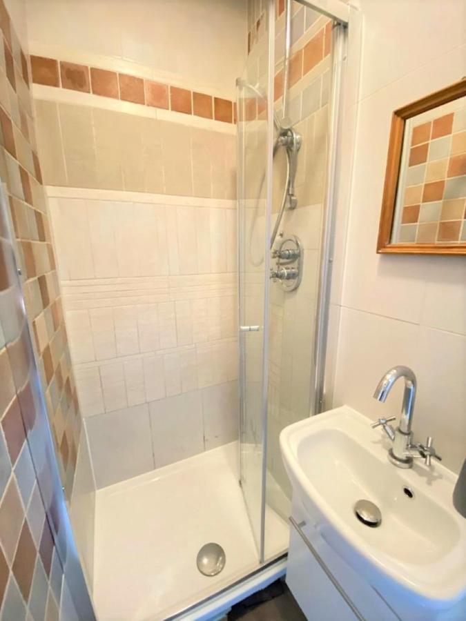Lovely Twin With Terrace Londen