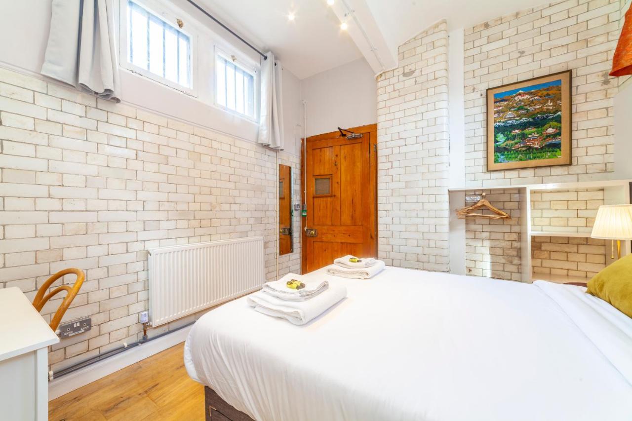 Lotus Guesthouse In Jamyang Buddhist Center Guest house London