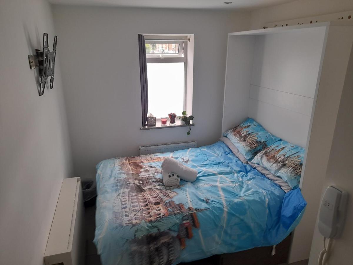 Lovely Double In Shared 3 Privatunterkunft London