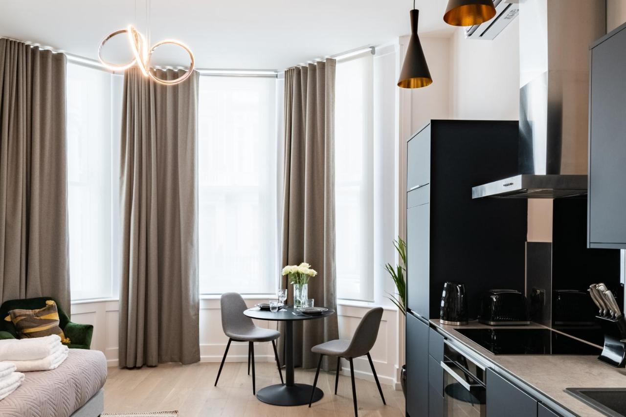 Queensberry Place By Stayo * Londen