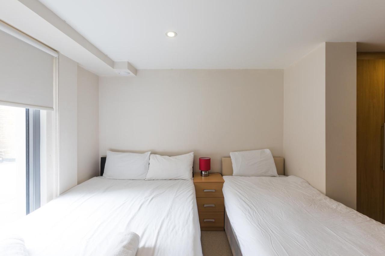 Modern 2 Bed 2 Bath With Outdoor Space Hyde Park Leilighet