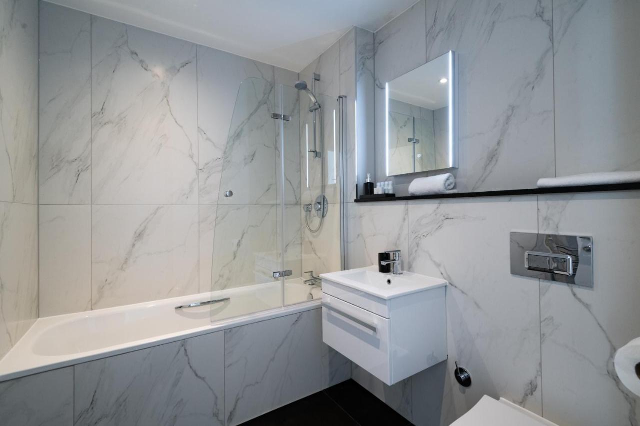Queensberry Place By Stayo * Londen