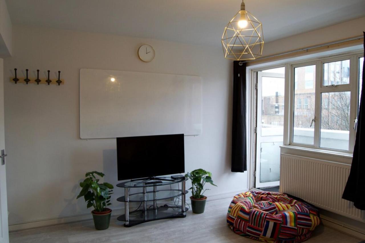 Leilighet Modern 1 Bedroom In Shadwell With Balcony London