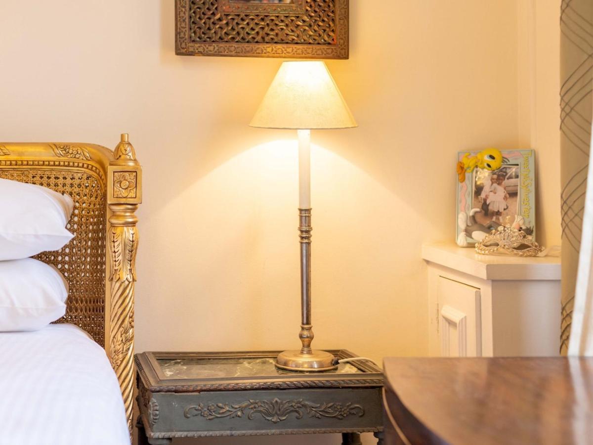 Appartement Pass The Keys Split-floors Antique In Portobello Road Londen