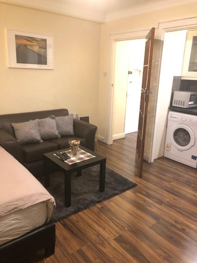 Lovely Studio In Leilighet London