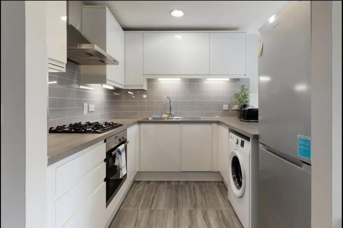 Apartment Modern 2 Bedroom Flat With Patio In Turnpike Lane London