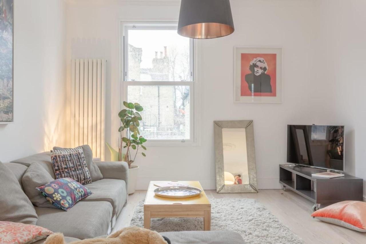 Stylish 2 Bedroom In * London