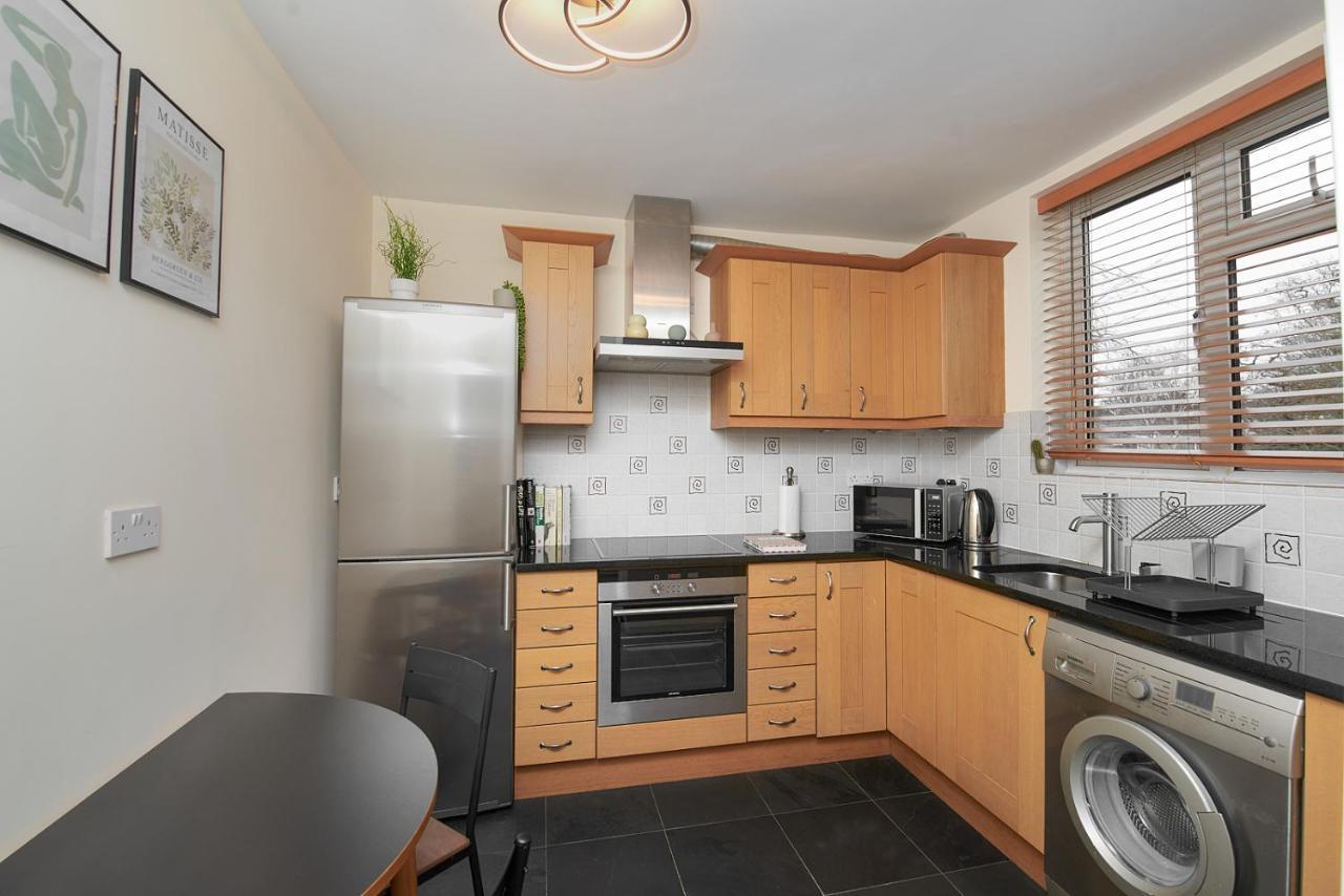 Ida Pod Places - Lewisham Apartment