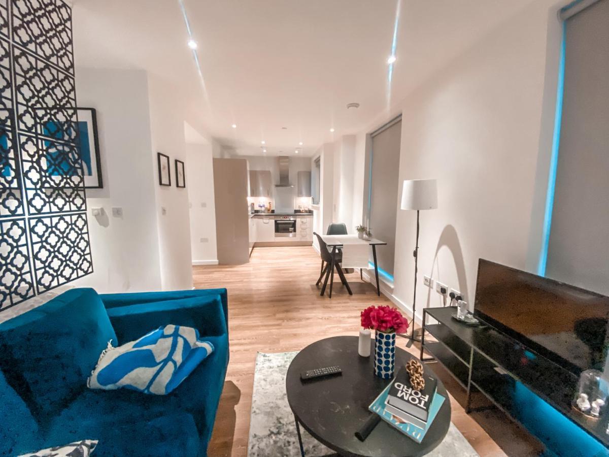 Luxury - 1 Min From Station London