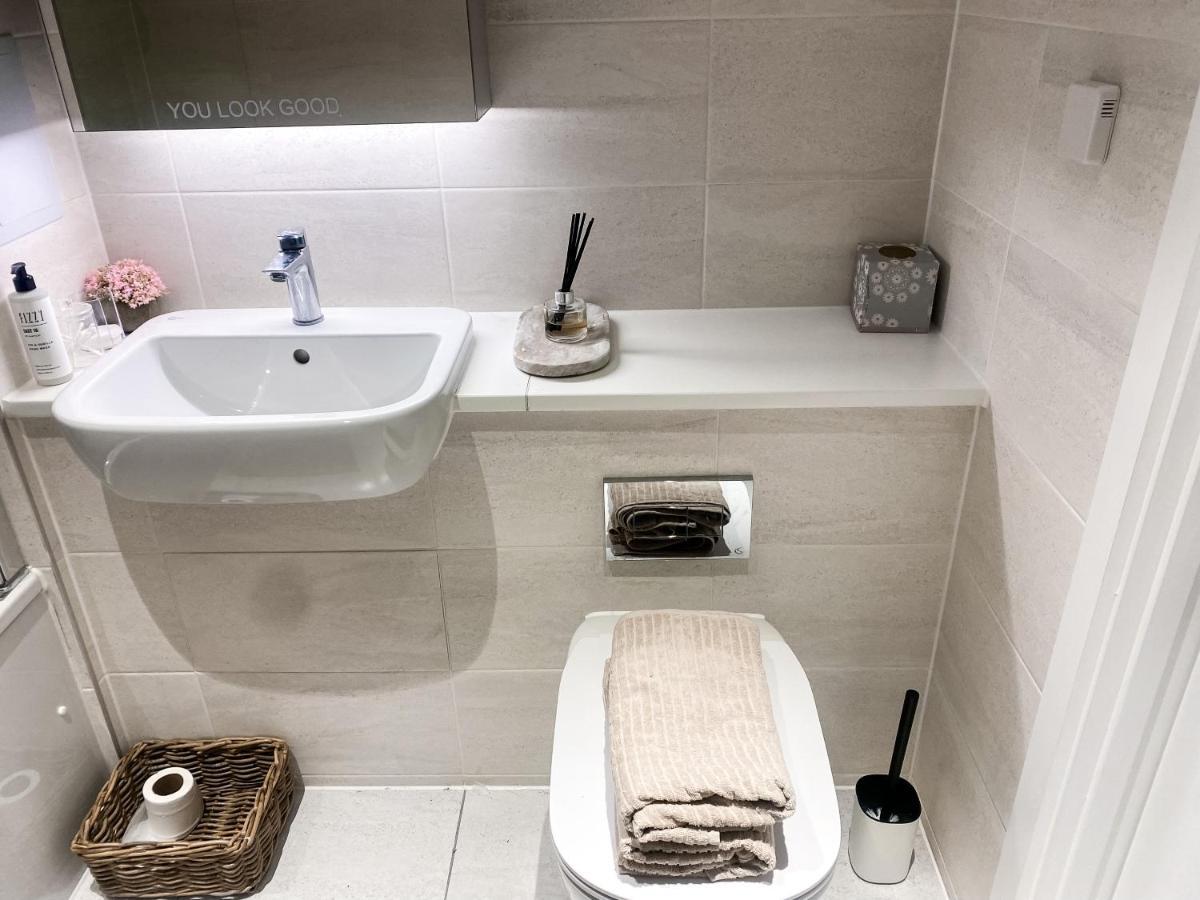Apartment Luxury - 1 Min From Station