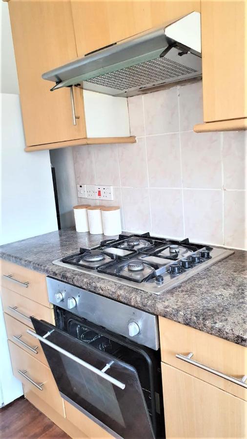 Zone 1 Lovely 3bedroom Maisonette Appartement *