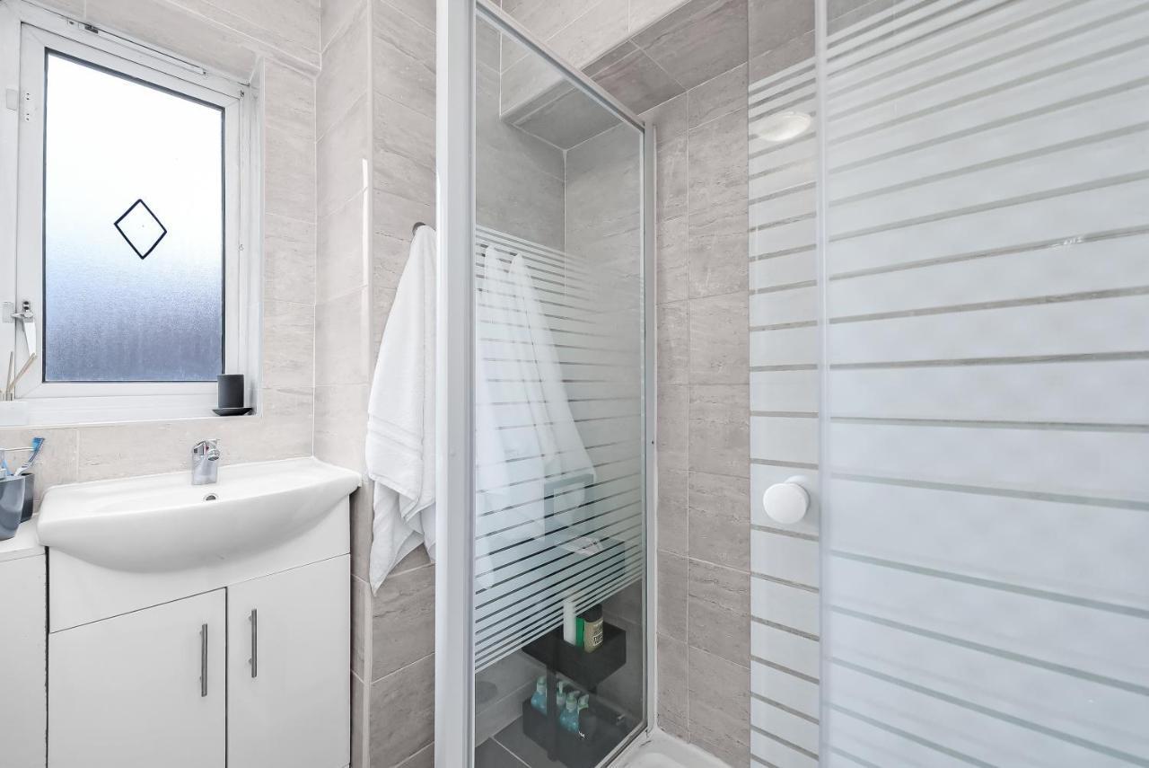 Stylish Excel 3 Bedroom Flat Apartment *