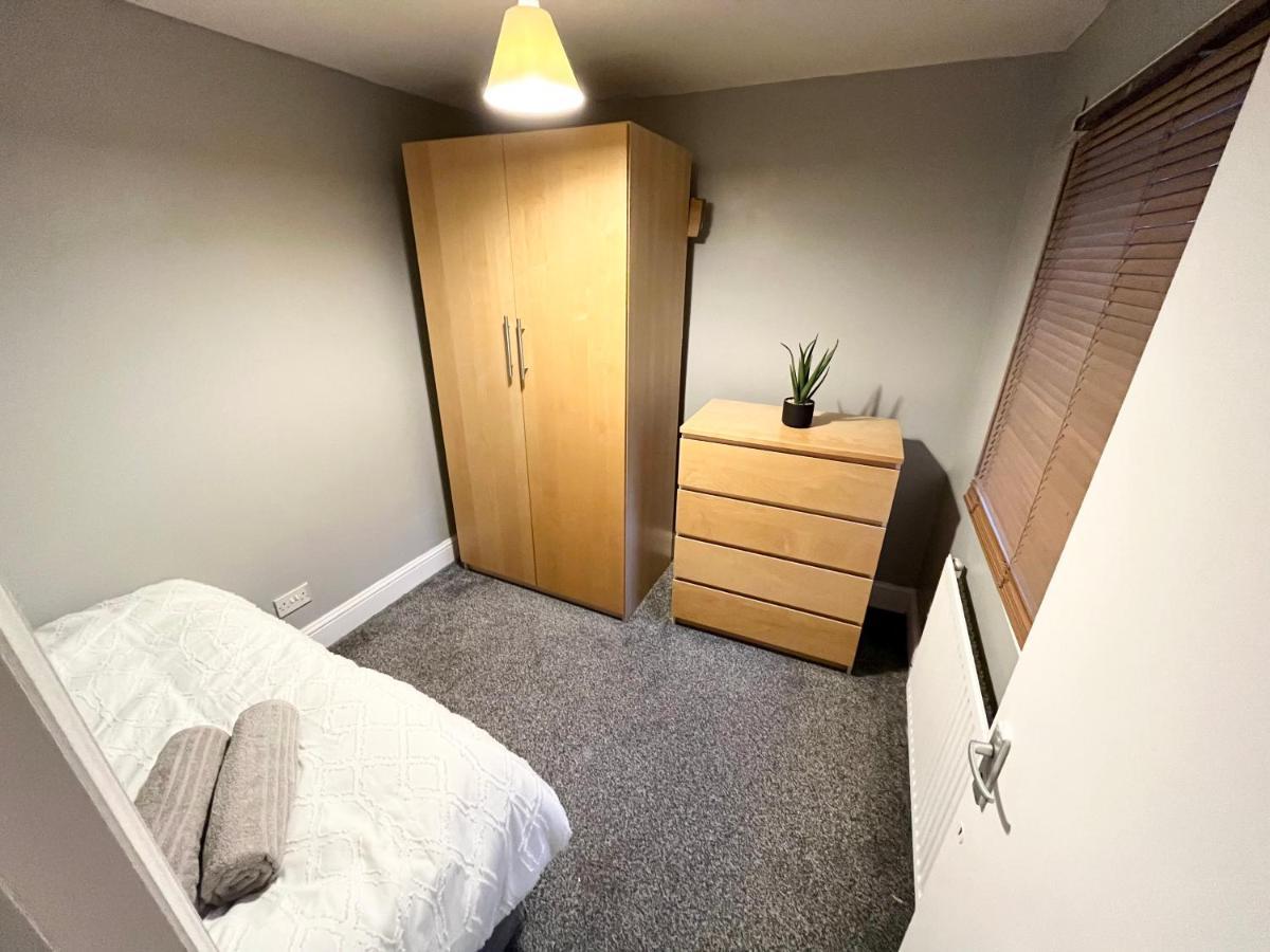 Apartment 3 Bed On Balham High Road London