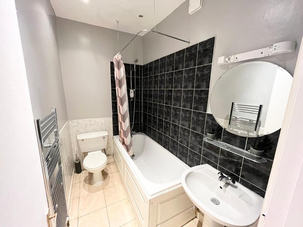 3 Bed On Balham High Road Apartment