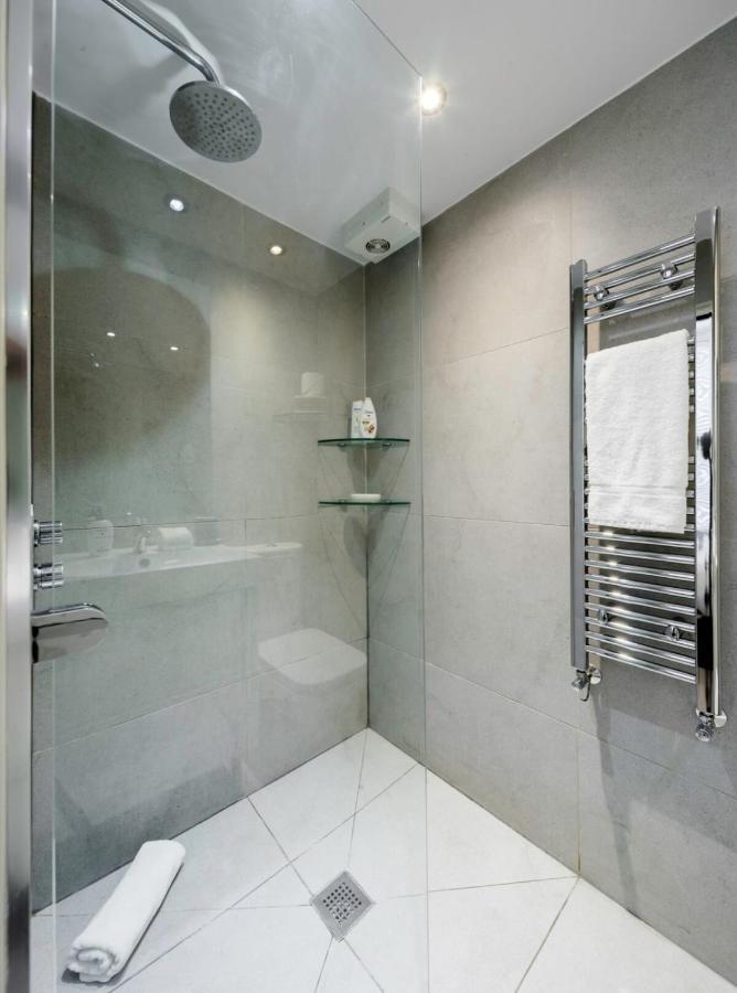 Elegant Earl's Court 2 Bedroom Flat Just 4 Minutes From Tube Apartment London