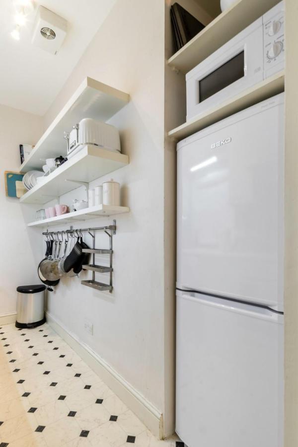Elegant Earl's Court 2 Bedroom Flat Just 4 Minutes From Tube Apartment *