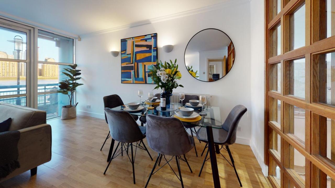 Docklands Riverside Superior 3 Bedroom Apartment By Delta Accomodation