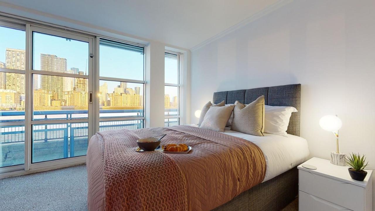 Apartment Docklands Riverside Superior 3 Bedroom Apartment By Delta Accomodation