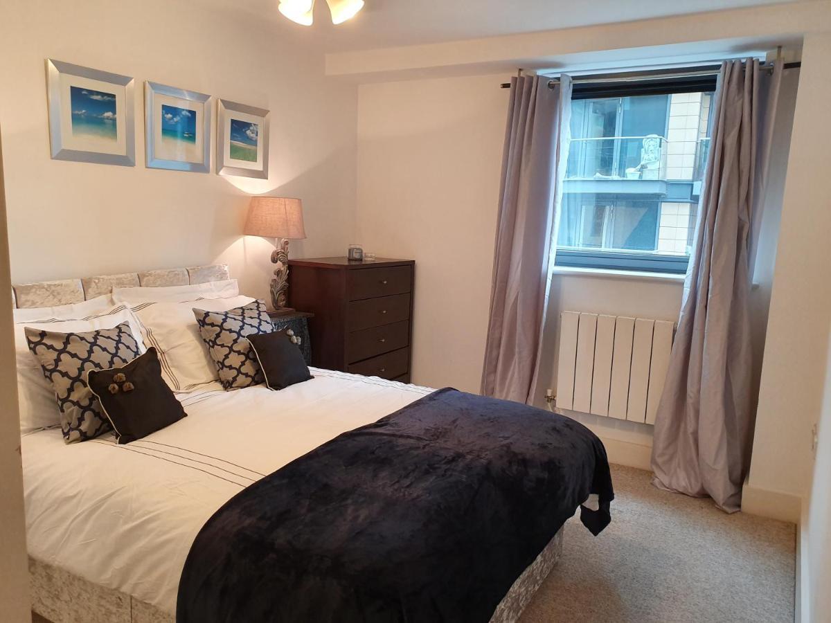 1 Bed Suite, Waterside, Canary Wharf Leilighet *