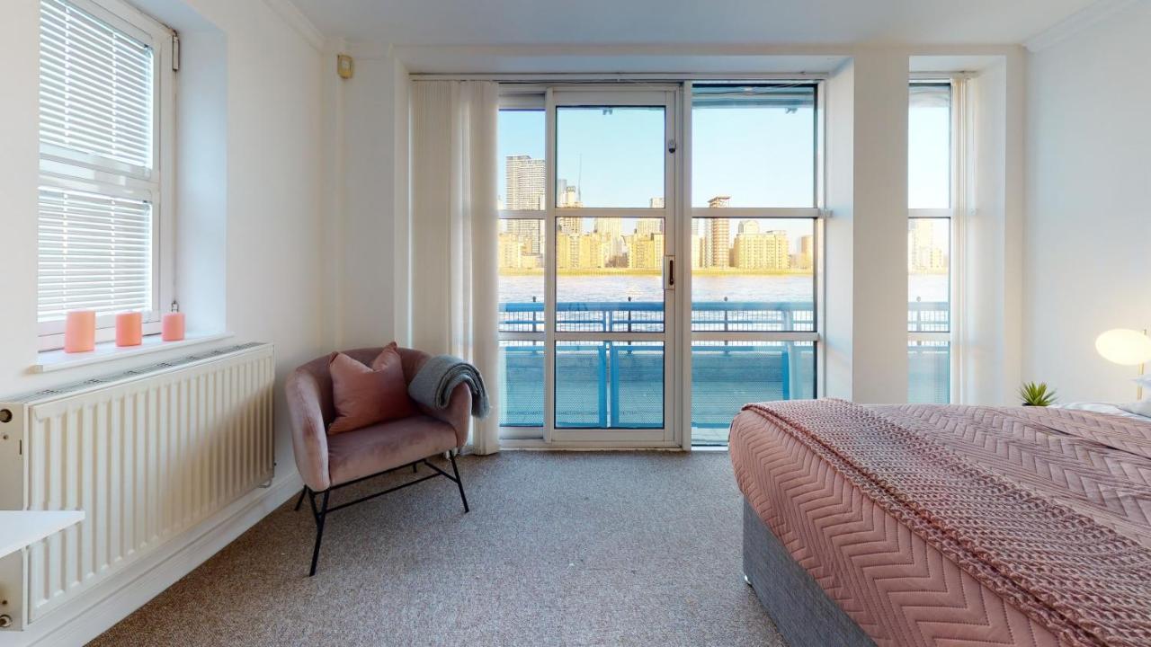 Apartment Docklands Riverside Superior 3 Bedroom Apartment By Delta Accomodation