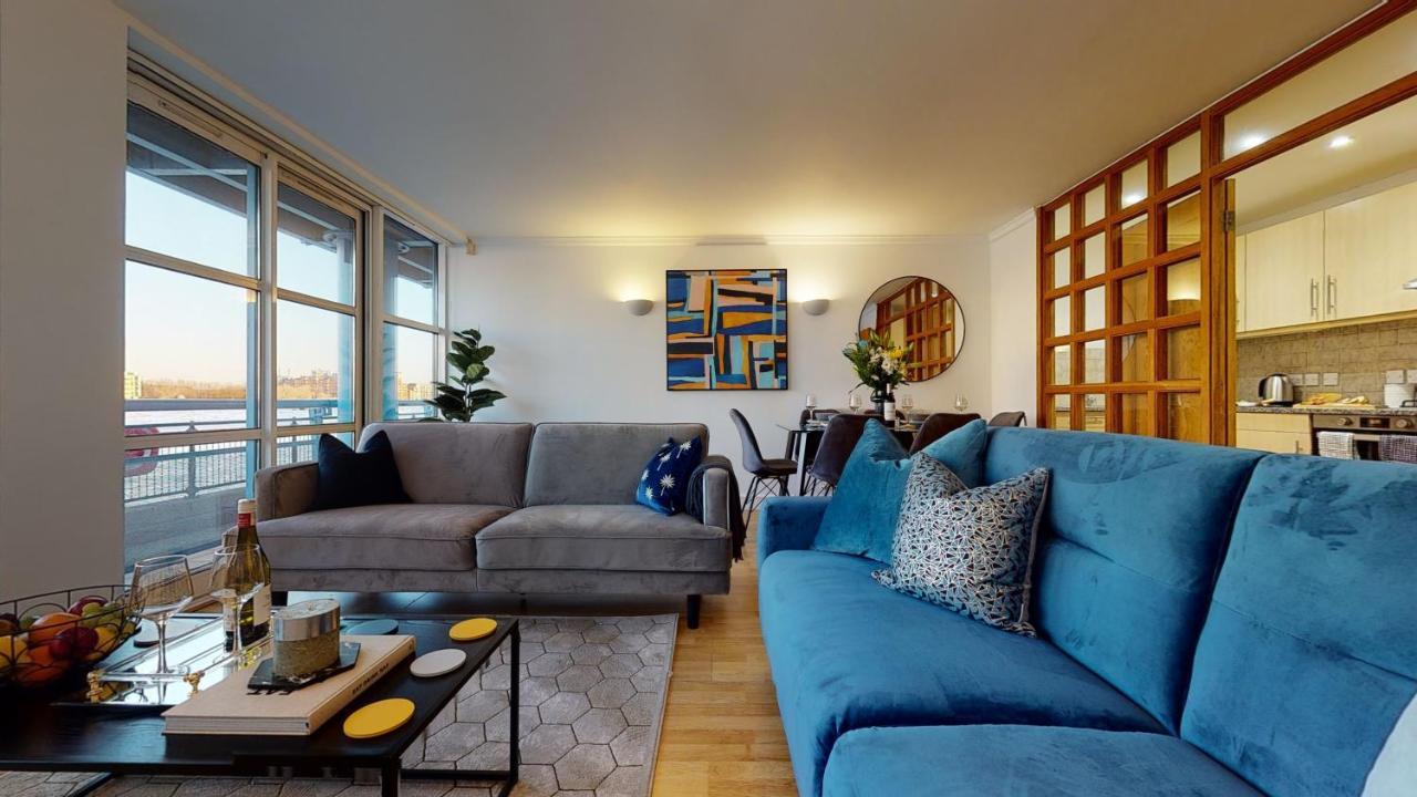Docklands Riverside Superior 3 Bedroom Apartment By Delta Accomodation London