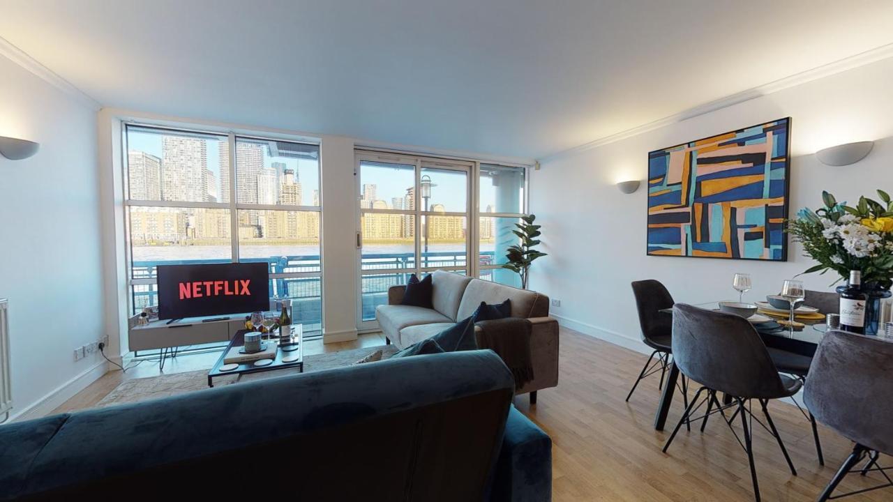 Docklands Riverside Superior 3 Bedroom Apartment By Delta Accomodation