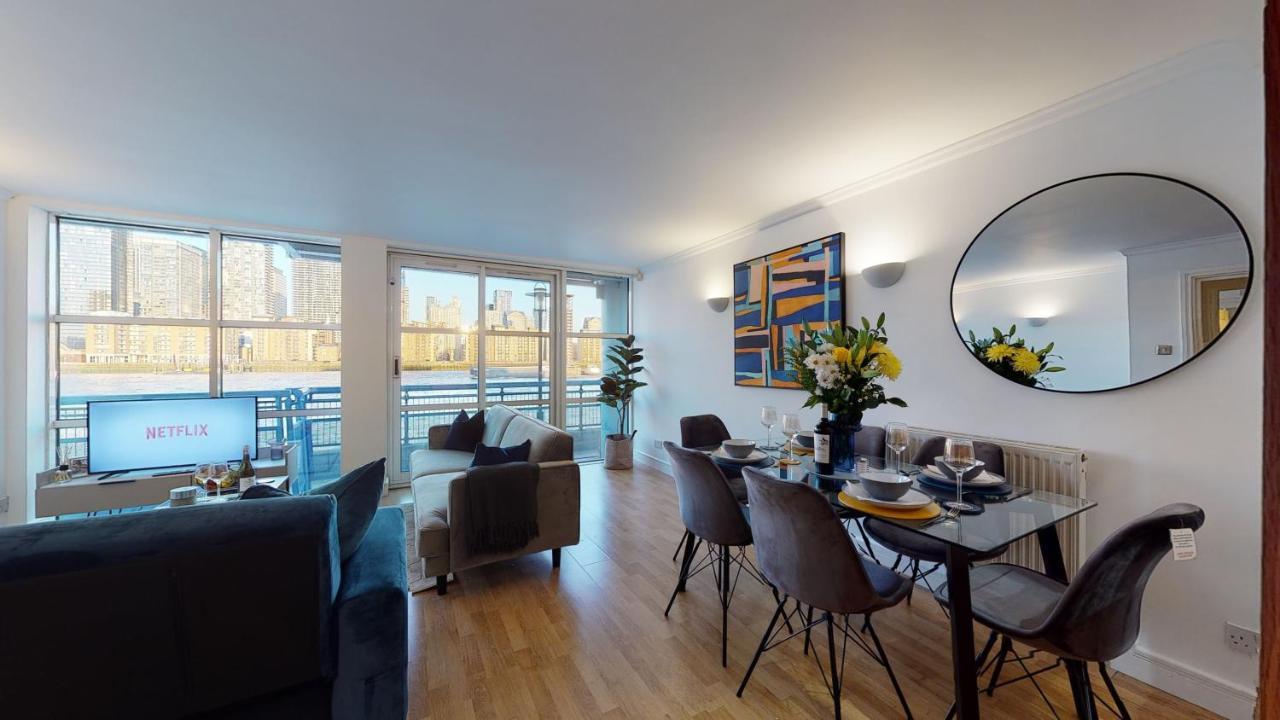 Apartment Docklands Riverside Superior 3 Bedroom Apartment By Delta Accomodation