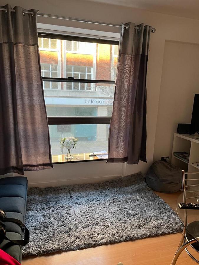 Stunning Oxford Street Furnished