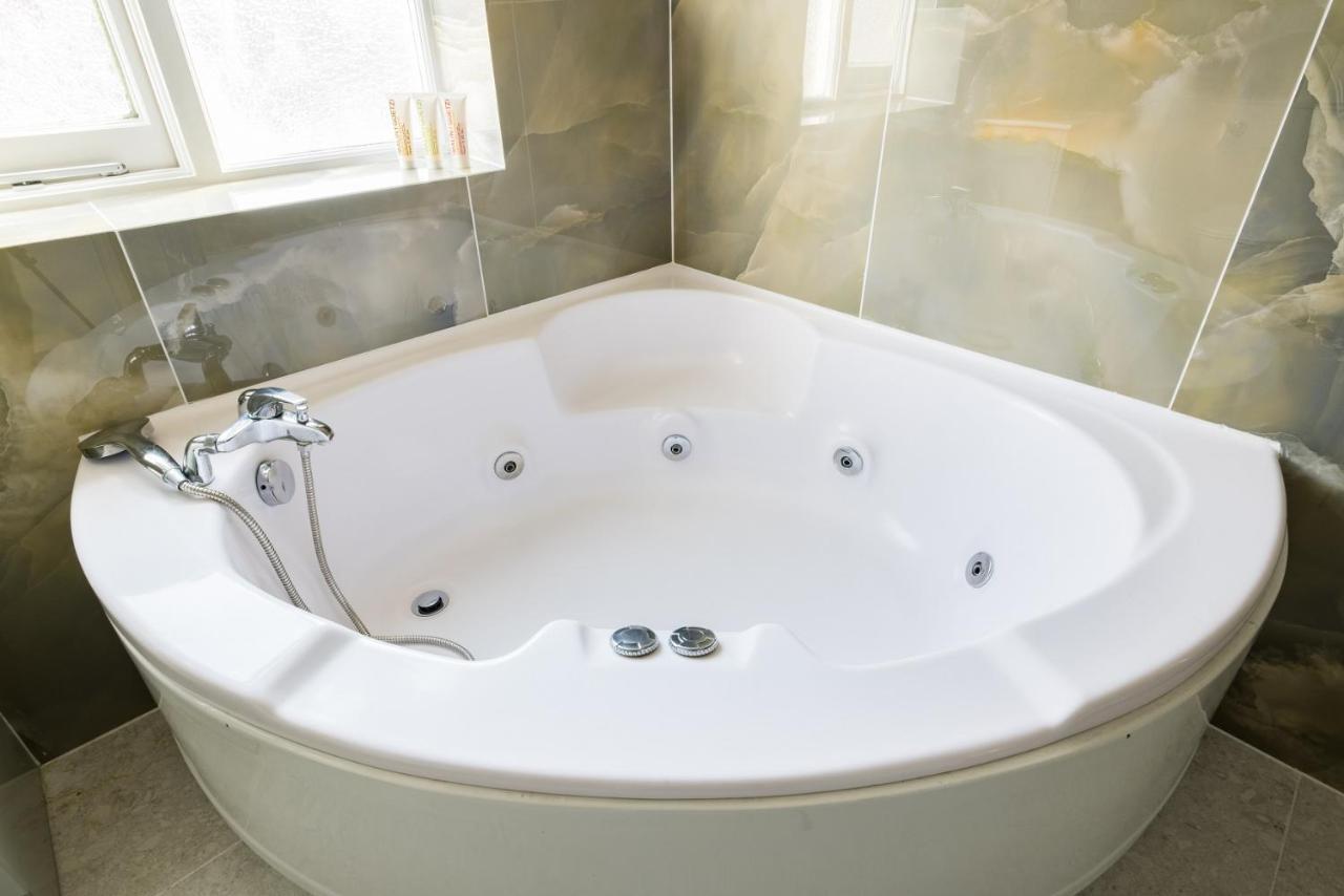 The Sussex Garden Retreat - Elegant 2bdr Flat