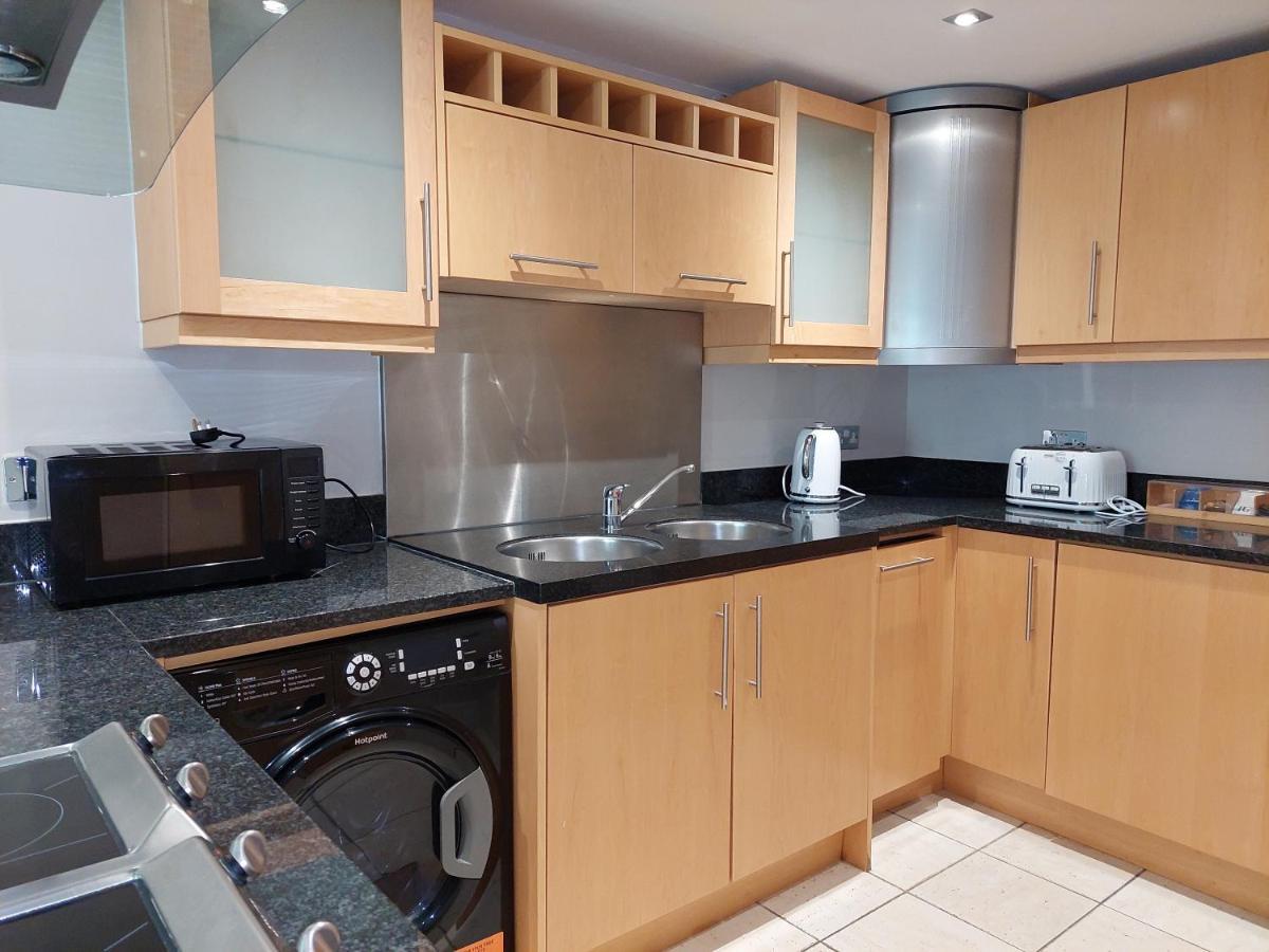 Leilighet 1 Bed Suite, Waterside, Canary Wharf London