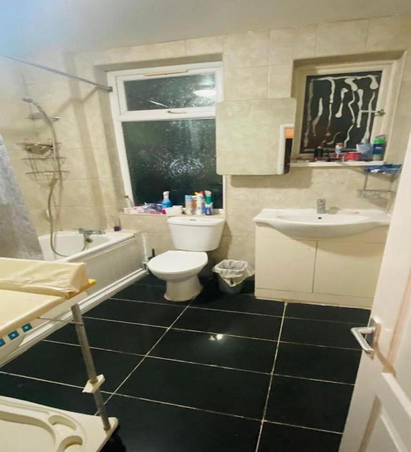 Double Room London Wembley For Rent *