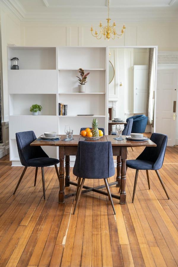 Dreamy Loft, Antique Wood Flooring & High Ceilings Appartement Londen